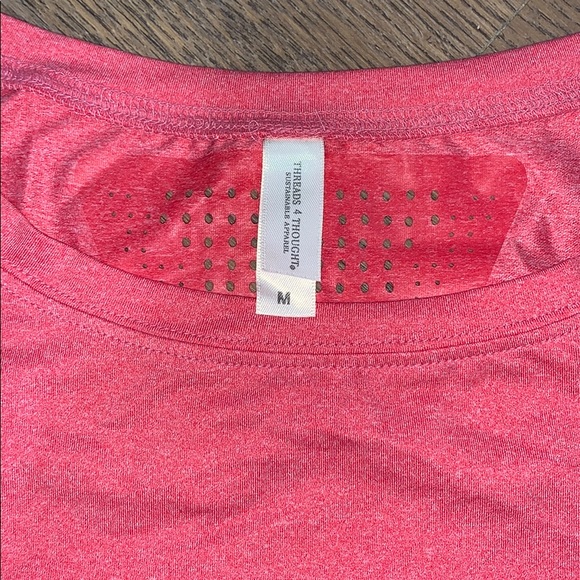 NWT Threads 4 Thought moisture wicking workout top - Picture 3 of 6
